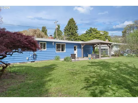Exterior - 230 River Loop 2, Eugene, OR 97404 photo 8 of 10