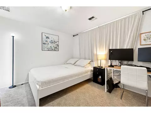 Bedroom - 3740 Peppertree Dr, Eugene, OR 97402 photo 1 of 5