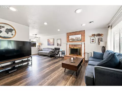 Living - 3740 Peppertree Dr, Eugene, OR 97402 photo 1 of 3