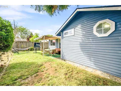 Exterior - 3740 Peppertree Dr, Eugene, OR 97402 photo 10 of 12