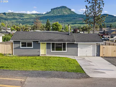114 E 3rd St, Lowell, OR 97452