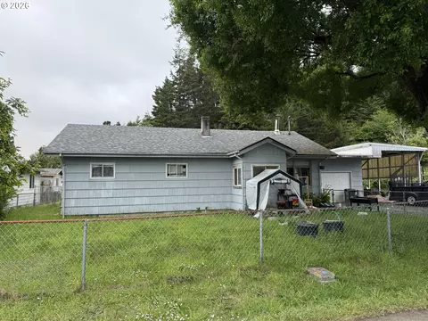 530 Kings Ave, Lakeside, OR 97449