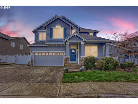 821 N 27th Ave, Cornelius, OR 97113