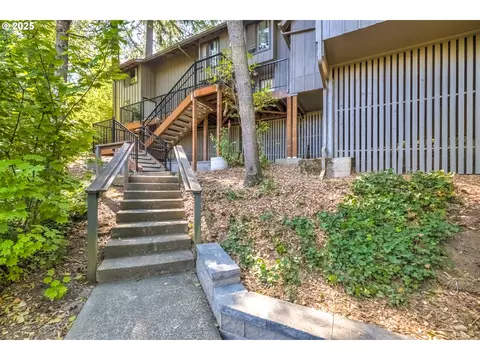 5557 SW Multnomah Blvd, Portland, OR 97219