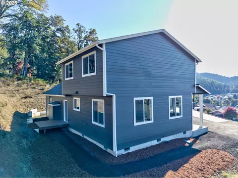 Exterior - 664 Brooks Loop, Sutherlin, OR 97479 photo 4 of 5