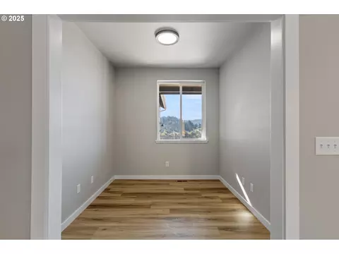 Other - 664 Brooks Loop, Sutherlin, OR 97479 photo 3 of 7