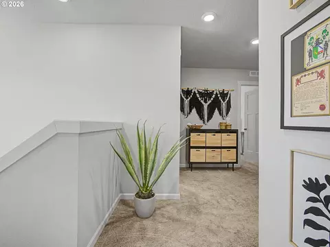 Entry Way - 37425 Coho St, Sandy, OR 97055 photo 6 of 7