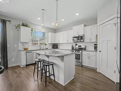 Kitchen - 37425 Coho St, Sandy, OR 97055 photo 5 of 5
