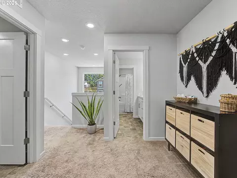 Entry Way - 37425 Coho St, Sandy, OR 97055 photo 7 of 7