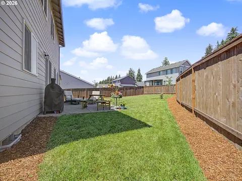 Exterior - 37425 Coho St, Sandy, OR 97055 photo 7 of 10