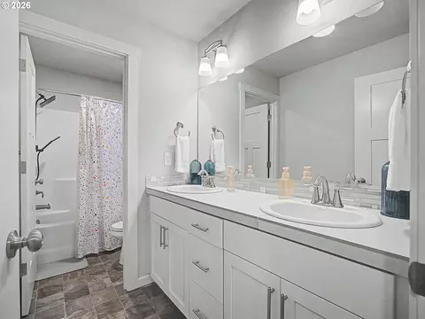Bath - 37425 Coho St, Sandy, OR 97055 photo 5 of 5