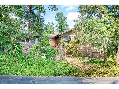 1511 Mclean Blvd, Eugene, OR 97405