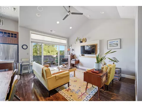 Living - 2340 Willamette St, Eugene, OR 97405 photo 1 of 3
