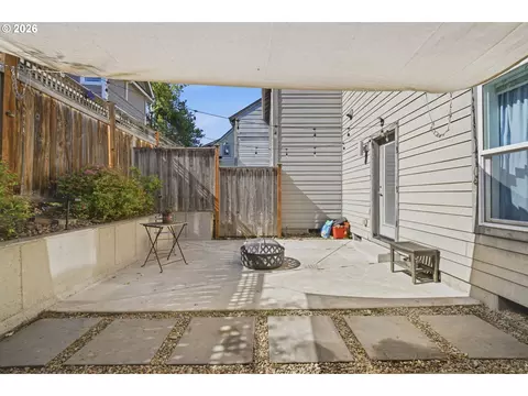 Exterior - 2340 Willamette St, Eugene, OR 97405 photo 5 of 5