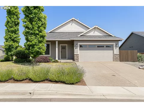 672 SE Mustang Loop, Sublimity, OR 97385