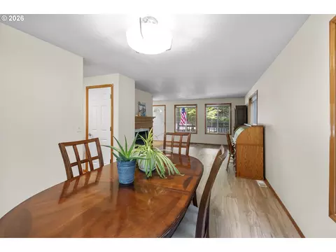 Dining - 4816 NE 324th Ave, Camas, WA 98607 photo 1 of 3