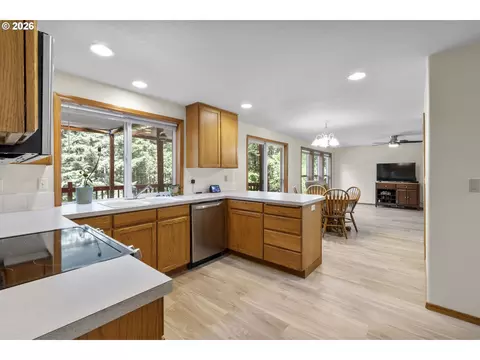 Kitchen - 4816 NE 324th Ave, Camas, WA 98607 photo 1 of 4