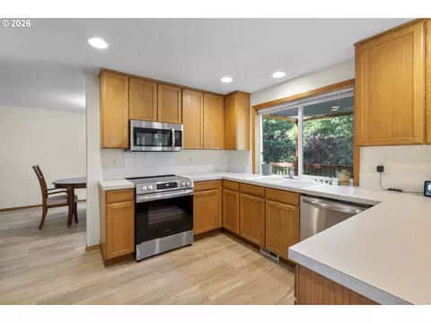Kitchen - 4816 NE 324th Ave, Camas, WA 98607 photo 3 of 4