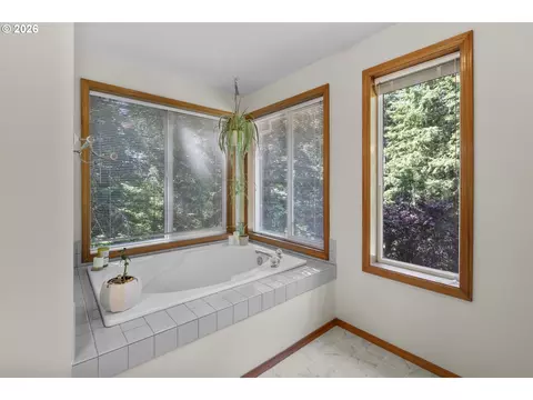 Bath - 4816 NE 324th Ave, Camas, WA 98607 photo 4 of 5
