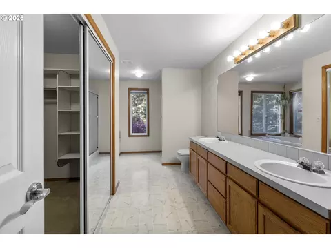 Bath - 4816 NE 324th Ave, Camas, WA 98607 photo 3 of 5