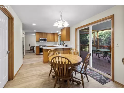 Dining - 4816 NE 324th Ave, Camas, WA 98607 photo 2 of 3