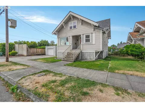 115 N 2nd St, Saint Helens, OR 97051