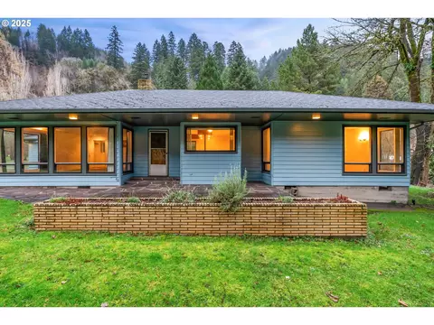 11047 E Mapleton Rd, Mapleton, OR 97453