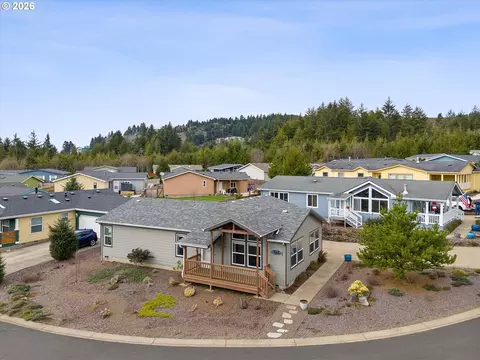 743 SE Winchell Dr, Depoe Bay, OR 97341