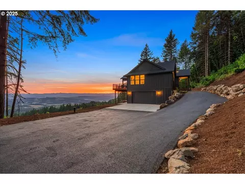18800 SW Oak Grove Ln, Hillsboro, OR 97123