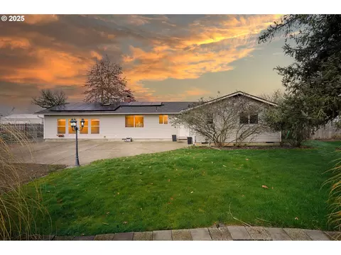1922 Hafez Ln NE, Albany, OR 97322