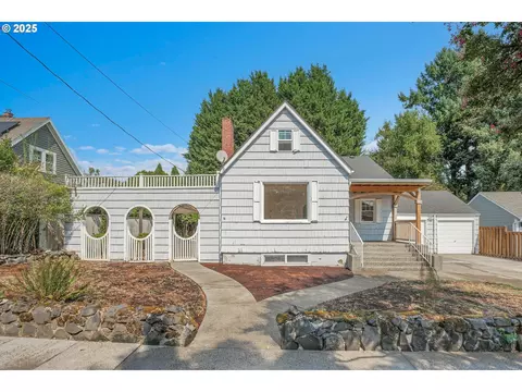 3633 SE Henderson St, Portland, OR 97202
