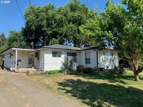 50 NE Ronald St, Winston, OR 97496
