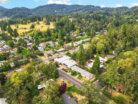 View/Area - 3670 Willamette St, Eugene, OR 97405 photo 3 of 3