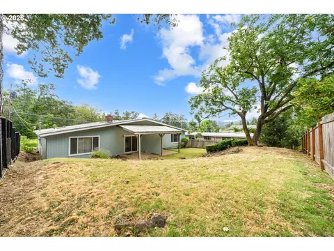 Exterior - 3670 Willamette St, Eugene, OR 97405 photo 3 of 3