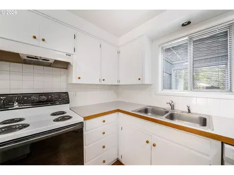 Kitchen - 3670 Willamette St, Eugene, OR 97405 photo 2 of 5