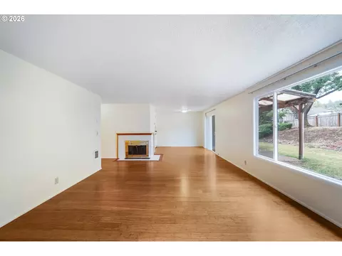 Living - 3670 Willamette St, Eugene, OR 97405 photo 4 of 4