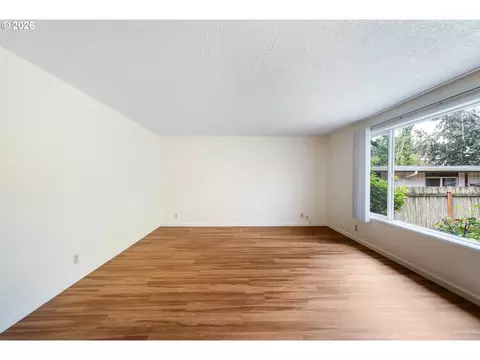 Living - 3670 Willamette St, Eugene, OR 97405 photo 1 of 4