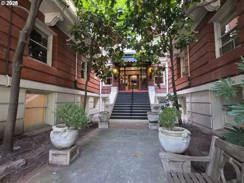 2083 NW Johnson St, Portland, OR 97209