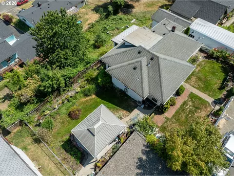 View/Area - 417 W E St, Rainier, OR 97048 photo 6 of 9