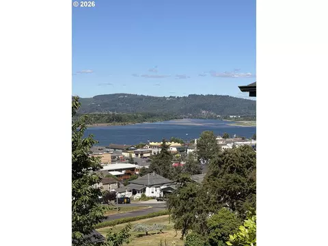 View/Area - 417 W E St, Rainier, OR 97048 photo 1 of 9