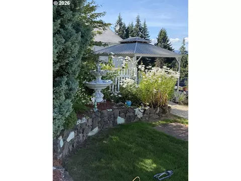 Exterior - 417 W E St, Rainier, OR 97048 photo 1 of 4