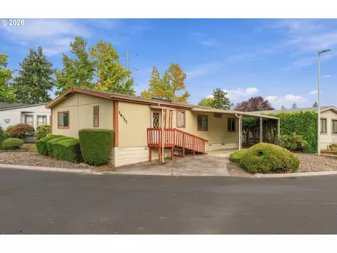 16352 SE 135th Ave #2, Clackamas, OR 97015
