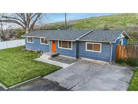 70981 SW Douglas Dr, Pendleton, OR 97801