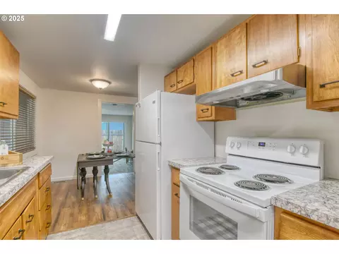 Kitchen - 70981 SW Douglas Dr, Pendleton, OR 97801 photo 1 of 2