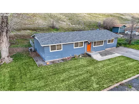 Other - 70981 SW Douglas Dr, Pendleton, OR 97801 photo 2 of 11