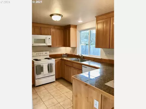 Kitchen - 2815 Hilyard St, Eugene, OR 97403 photo 1 of 1