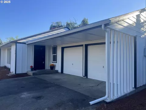 1090 Echo Hollow Rd, Eugene, OR 97402