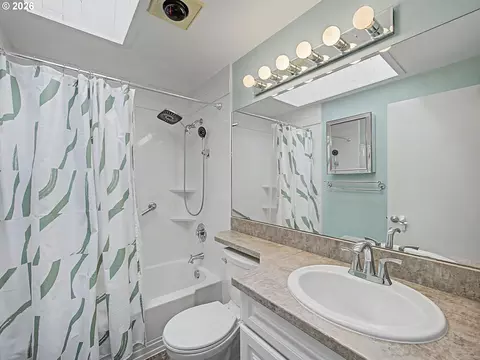 Bath - 1702 SW Mawrcrest Ave, Gresham, OR 97080 photo 1 of 4