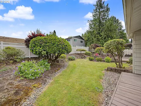 Exterior - 1702 SW Mawrcrest Ave, Gresham, OR 97080 photo 11 of 15