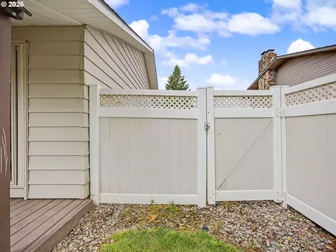 Exterior - 1702 SW Mawrcrest Ave, Gresham, OR 97080 photo 14 of 15